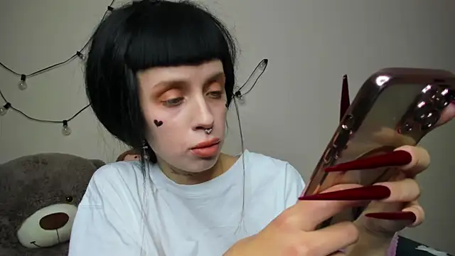 FlowerOfSin2001 online show from October 11, 2025, 4:08 pm