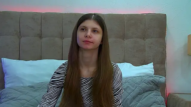 Snapshot of AudreyBarlow chatting on February 19, 2025, 6:22 am AudreyBarlow online show from February 19, 2025, 6:22 am