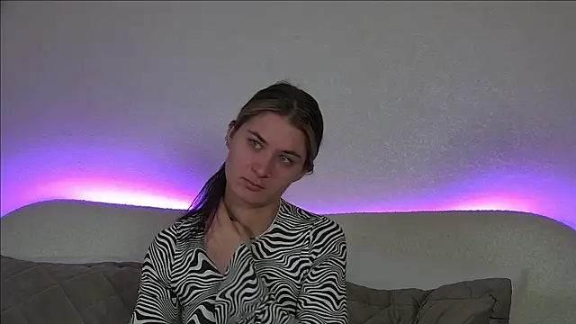RachelSimpson online show from March 12, 2025, 6:32 pm
