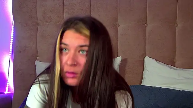 Snapshot of RachelSimpson chatting on October 7, 2025, 6:31 pm RachelSimpson online show from October 7, 2025, 6:31 pm