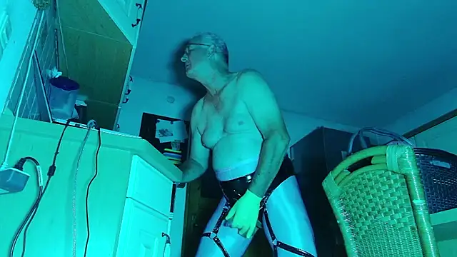 Snapshot of Sexspielzeug-1 chatting on September 20, 2025, 10:04 pm Sexspielzeug-1 online show from September 20, 2025, 10:04 pm