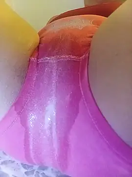 Squirtkat online show from June 12, 2026, 7:33 pm