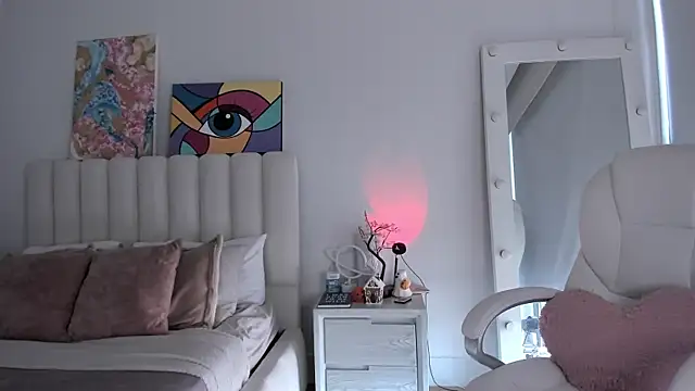 Snapshot of Daniela_Miller_ chatting on October 24, 2025, 8:08 pm Daniela Miller online show from October 24, 2025, 8:08 pm