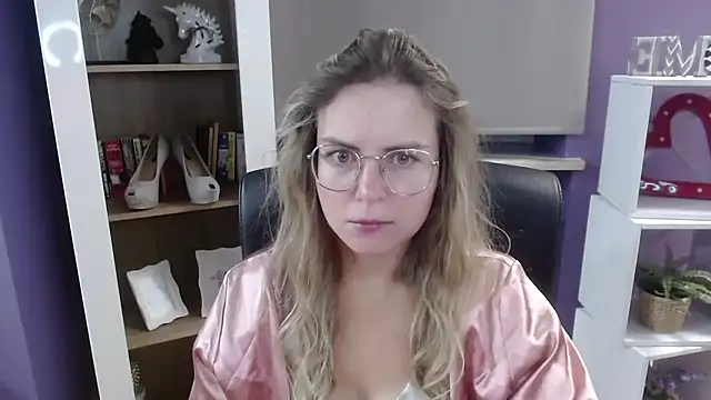 Snapshot of Zoey_Erotic chatting on September 26, 2025, 4:30 am Zoey Erotic online show from September 26, 2025, 4:30 am