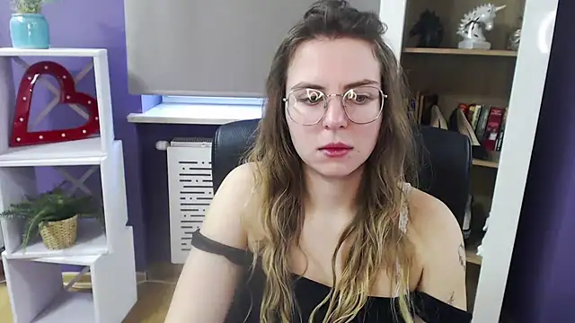 Zoey Erotic online show from February 12, 2025, 8:49 am