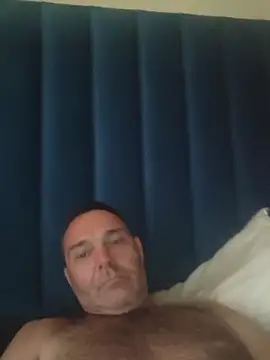 Snapshot of Brutus009 chatting on March 4, 2026, 8:33 am Brutus009 online show from March 4, 2026, 8:33 am