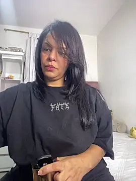 Snapshot of Kataliina chatting on February 22, 2026, 9:22 am Kataliina online show from February 22, 2026, 9:22 am