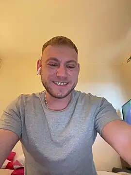Snapshot of Weestud94 chatting on February 1, 2025, 3:18 pm Weestud94 online show from February 1, 2025, 3:18 pm