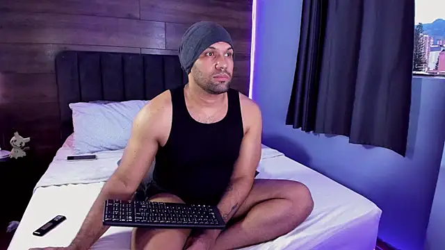 Snapshot of anthonylatynxd chatting on July 2, 2026, 11:11 pm anthonylatynxd online show from July 2, 2026, 11:11 pm