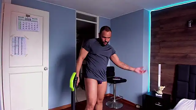 Snapshot of anthonylatynxd chatting on February 11, 2025, 4:02 pm anthonylatynxd online show from February 11, 2025, 4:02 pm