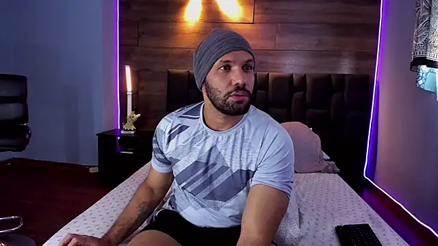 Snapshot of anthonylatynxd chatting on February 6, 2025, 3:52 pm anthonylatynxd online show from February 6, 2025, 3:52 pm