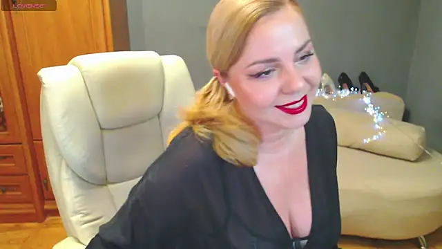 Snapshot of Cute_sun chatting on September 25, 2025, 4:35 pm Cute sun online show from September 25, 2025, 4:35 pm