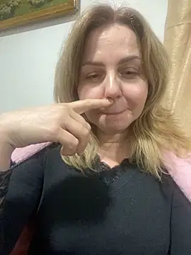 Snapshot of Cute_sun chatting on March 2, 2026, 7:43 pm Cute sun online show from March 2, 2026, 7:43 pm