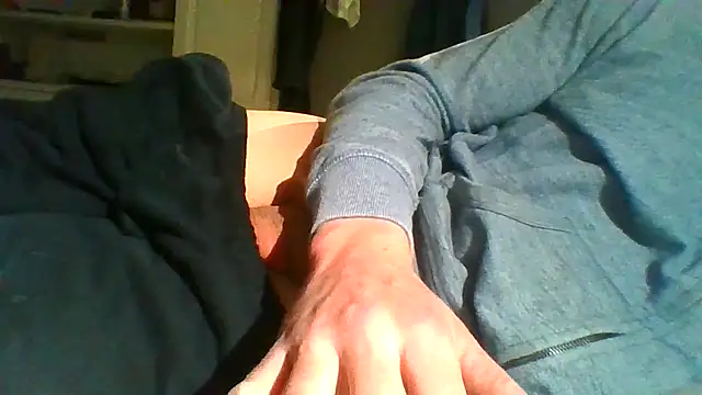 Snapshot of MmaxX004 chatting on March 12, 2025, 5:02 am MmaxX004 online show from March 12, 2025, 5:02 am