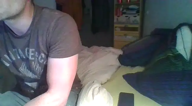 Snapshot of MmaxX004 chatting on March 5, 2025, 9:48 pm MmaxX004 online show from March 5, 2025, 9:48 pm