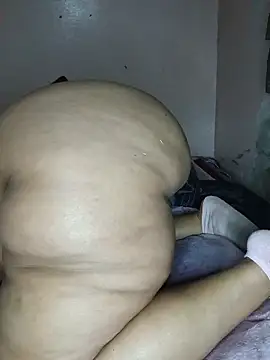 Snapshot of iamSunflower900 chatting on February 17, 2026, 7:22 pm iamSunflower900 online show from February 17, 2026, 7:22 pm