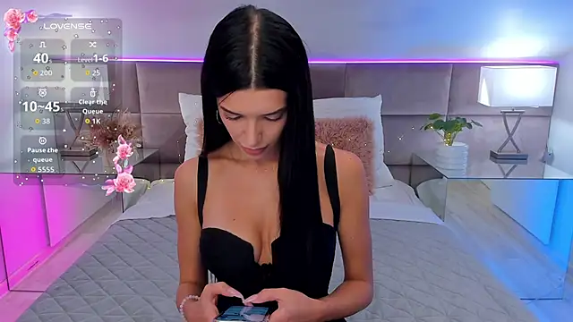 Snapshot of JasmiLyn chatting on September 18, 2025, 5:10 am JasmiLyn online show from September 18, 2025, 5:10 am