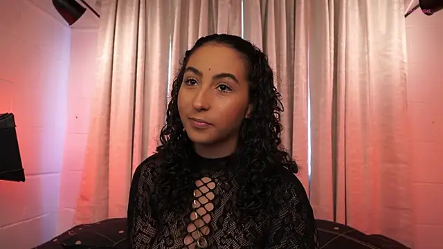 Snapshot of agatha_collins_ chatting on October 2, 2025, 6:44 pm agatha collins  online show from October 2, 2025, 6:44 pm