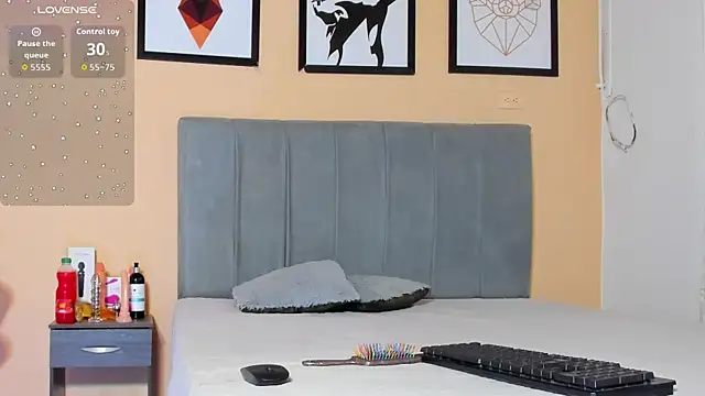 Snapshot of crystall06 chatting on October 1, 2025, 2:21 pm crystall06 online show from October 1, 2025, 2:21 pm