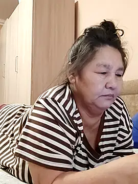 Snapshot of Zulfiya_Bruce chatting on October 19, 2025, 1:36 pm Zulfiya Bruce online show from October 19, 2025, 1:36 pm