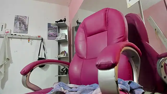 Snapshot of CAMILA--REY chatting on February 22, 2026, 11:45 am CAMILA--REY online show from February 22, 2026, 11:45 am