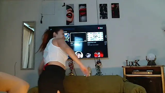 3littleschoolteens online show from November 6, 2025, 6:01 pm