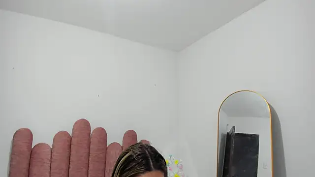 ISABELLASSMITH online show from January 30, 2025, 10:41 pm
