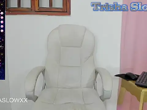 TRISHASLOWXX online show from January 11, 2025, 6:56 am