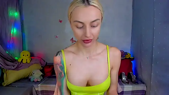 LickLizzy online show from November 2, 2025, 4:50 am