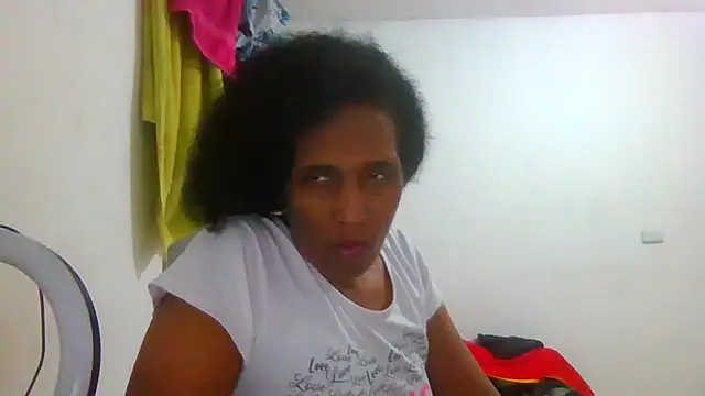 Snapshot of Aishamara chatting on September 24, 2025, 5:47 am Aishamara online show from September 24, 2025, 5:47 am