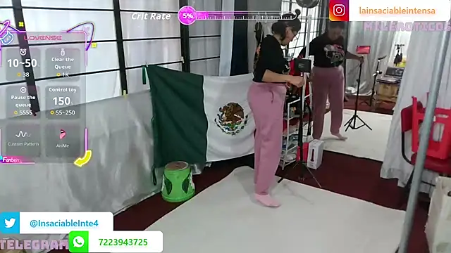 LaInsaciableIntensa online show from October 31, 2025, 9:54 pm