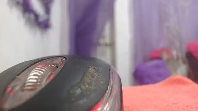 Snapshot of heyline_milf chatting on November 14, 2025, 3:26 pm heyline milf online show from November 14, 2025, 3:26 pm