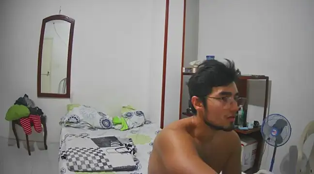 Snapshot of lechero226 chatting on March 12, 2025, 4:30 am lechero226 online show from March 12, 2025, 4:30 am