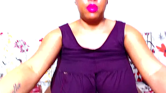 Snapshot of Ebonylovelyx chatting on October 29, 2025, 3:27 am Ebonylovelyx online show from October 29, 2025, 3:27 am