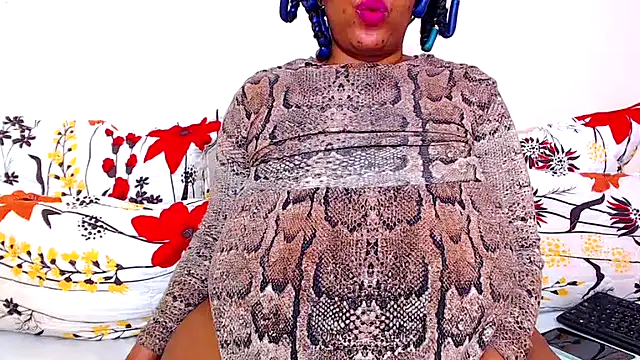 Snapshot of Ebonylovelyx chatting on October 7, 2025, 1:23 pm Ebonylovelyx online show from October 7, 2025, 1:23 pm