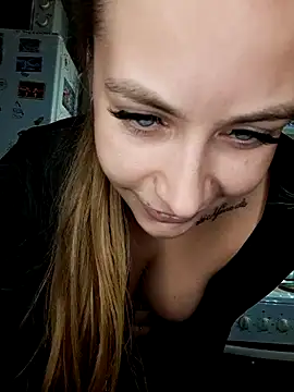 Keli Jessi online show from December 5, 2024, 6:06 pm