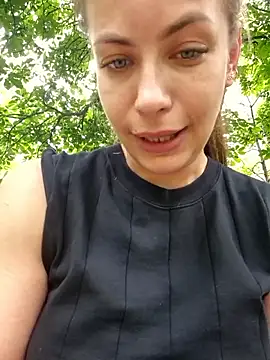 Keli Jessi online show from May 23, 2026, 1:54 pm