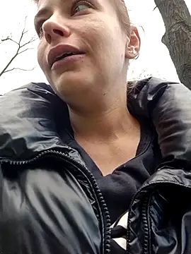 Keli Jessi online show from April 13, 2026, 1:37 pm