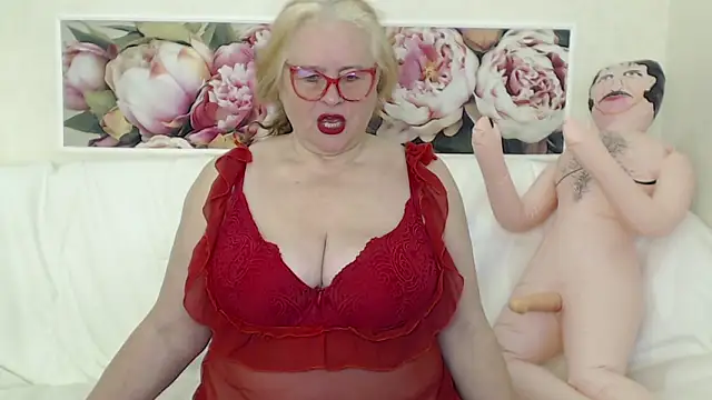 FlaviaSquirts online show from February 1, 2026, 7:28 am