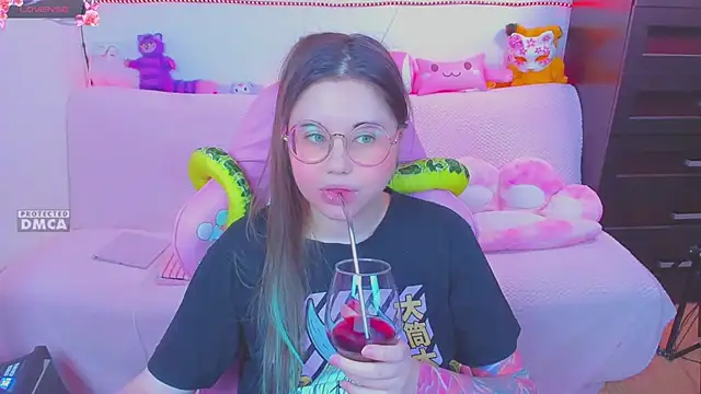 Lolisuccub online show from February 5, 2025, 6:15 pm