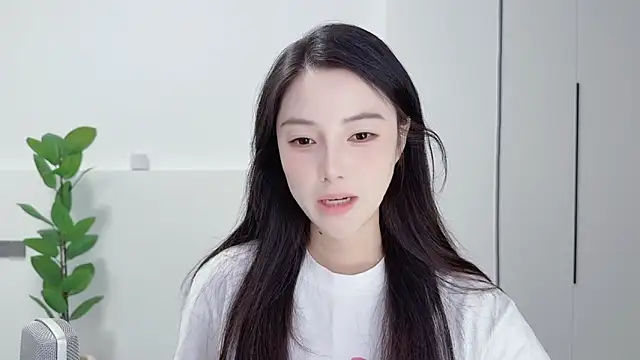 Snapshot of HaagenDazs_ chatting on September 18, 2025, 12:52 pm HaagenDazs  online show from September 18, 2025, 12:52 pm