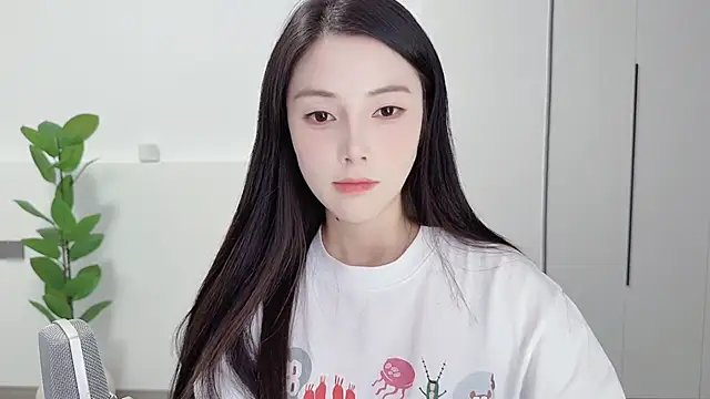 Snapshot of HaagenDazs_ chatting on October 7, 2025, 1:01 pm HaagenDazs  online show from October 7, 2025, 1:01 pm