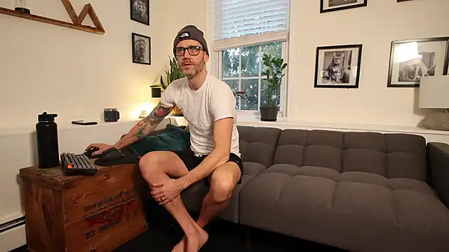 Snapshot of BradBronton chatting on January 18, 2026, 1:14 pm BradBronton online show from January 18, 2026, 1:14 pm