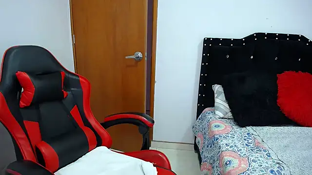 Snapshot of Ursulawhite69 chatting on October 21, 2025, 5:12 pm Ursulawhite69 online show from October 21, 2025, 5:12 pm