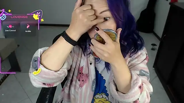 Snapshot of charlottezoe15 chatting on November 9, 2025, 7:23 am charlottezoe15 online show from November 9, 2025, 7:23 am