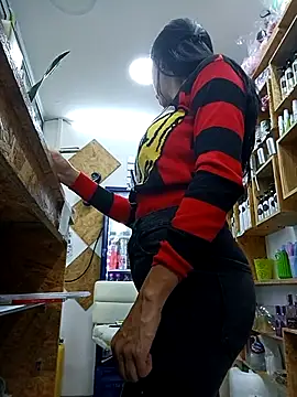 LunaZambrano online show from February 24, 2025, 9:52 pm