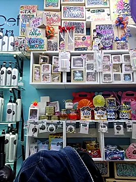 Snapshot of LunaZambrano chatting on October 28, 2025, 5:45 pm LunaZambrano online show from October 28, 2025, 5:45 pm