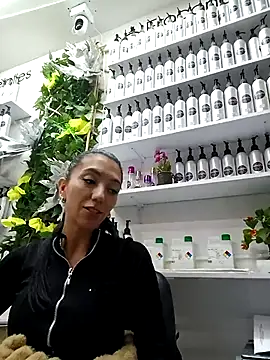 LunaZambrano online show from February 25, 2025, 11:59 pm