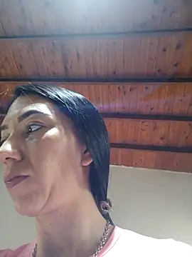 LunaZambrano online show from January 15, 2026, 1:58 pm