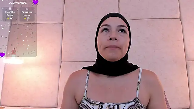 Snapshot of aisha_vs chatting on February 3, 2025, 11:53 am aisha vs online show from February 3, 2025, 11:53 am